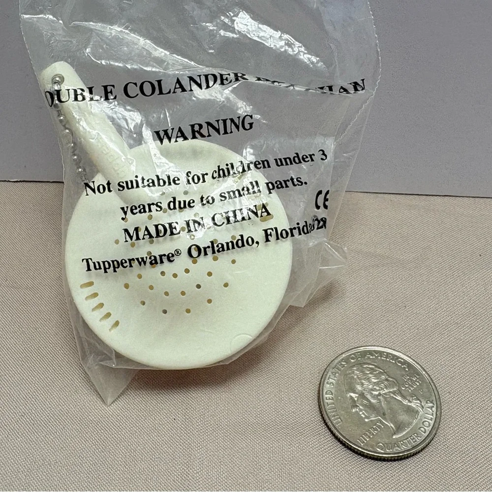 Tupperware Cream Double Mini Colander Keychain